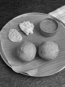 Bonda (2)