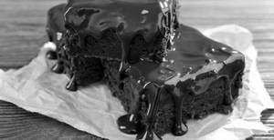 Brownie With Chocolate Sauce