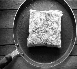 Single bread omelette
