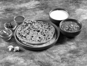 Gobi Paratha Meal