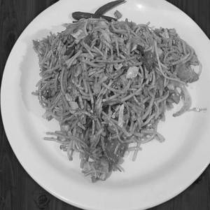 Schezwan noodles veg