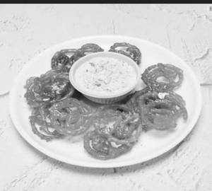 Jalebi [200G] With Rabri [200G]
