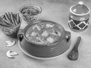 Special Paneer Mushroom Masala [325 g]