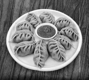 Veg Kurkure Momos