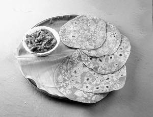 Chapathi (5) + Special Gravy [D]