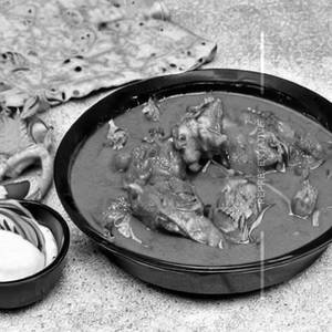 Mangalorean Style Curry Pulinunchi (Chicken)
