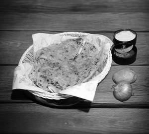 Aloo payaaz paratha