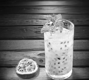 Passion fruit mojitos 