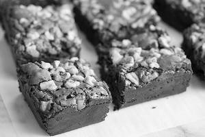 Eggless Walnut Chocolate Brownie