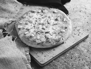 Cheesy Corn Pizza [8 Inches]