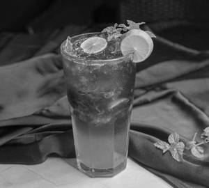 Cranberry mojito