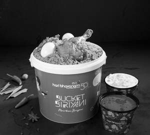 Chicken Bucket Biryani Full (8 To 9 Person) With Poricha Kozhi Full And Softdrings 330Ml(2)