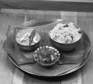 Basmati Pulao [750 Ml] With Cholar Dal And Chutney
