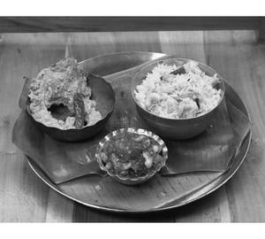 Basmati Pulao [750 Ml] With Doi Diye Katla Mach And Chutney