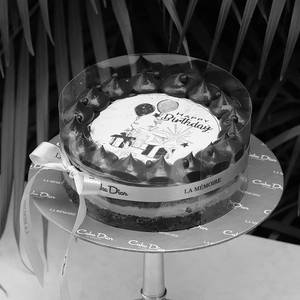 Elegant Birthday Cake (500gms)