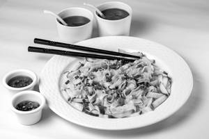 Chicken Flat noodles in sesame oil