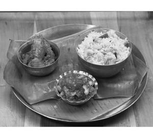 Basmati Pulao [750 Ml] With Malai Diye Chingri Curry  And Chutney