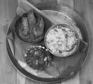 Bengali Fried Rice [750 Ml] With Malai Diye Chingri Curry And Chutney