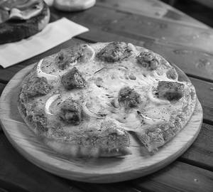 Onion and spicy Chicken Pizzamania