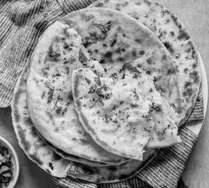 Cheese naan