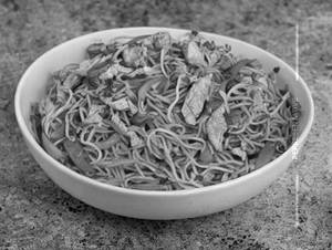Chicken Hakka Noodles (Per kg)