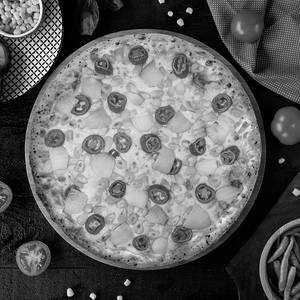 Cheesy English Pizza