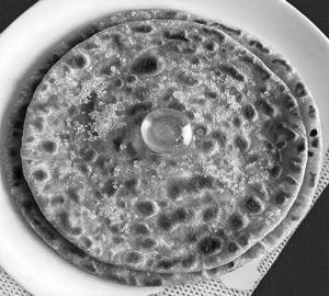 Sugar Paratha (Cheeni wali Roti)