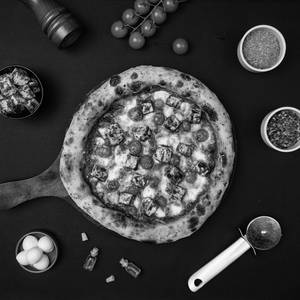 Sourdough Caprese Cheese Pizza