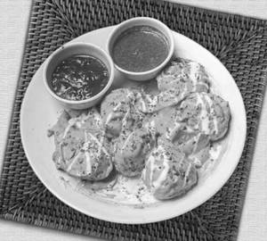 Tandoori Gravy Momos (6 Pieces)
