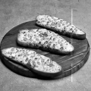 Paneer Onion Garlic Bread