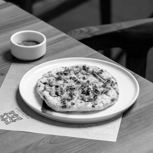 Lot Of Cheese & Olive Naan