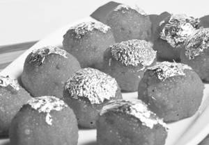 Kanpuri Laddu 