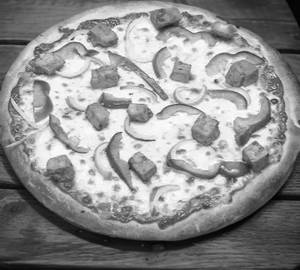 Paneer capsicum pizza