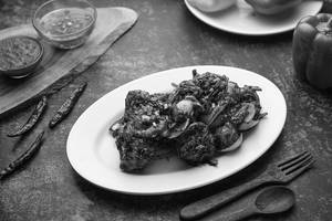 Pan Fried Chilli Chicken [8 Pieces]