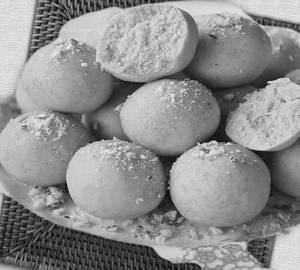 Besan Ladoo 4pcs