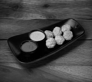 Fried chicken balls [6 pieces]