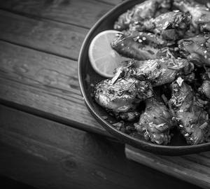 Hot garlic chicken wings