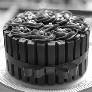 Kit Kat Cake [1 Kg]