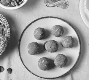 Besan Laddu