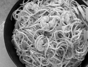 Prawns schezwan noodles