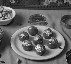 Plain Boondi Laddu