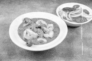 Praws in Green Thai Curry
