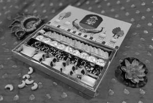 Kaju Mix Box 900 Gm Hamper
