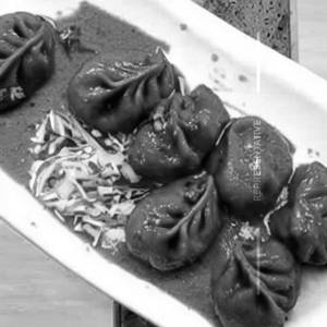 Pan Fried Chicken Rogan Josh Sauce Momos