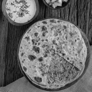Aloo Pyaaz Paratha