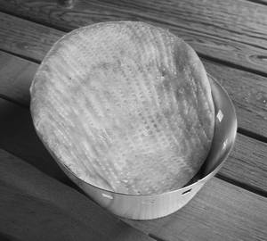 Baqarkhani kulcha or sheermal