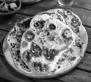Garlic naan