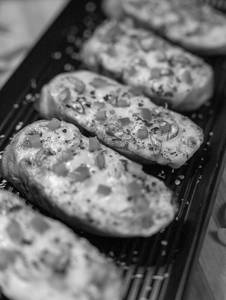 Cheese Chilli Garlic Bread (5 Pcs)