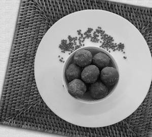 Green Gram Laddo (Poruvilanga)