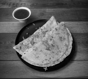 Spicy bread omlet with choped onion and green chilli
